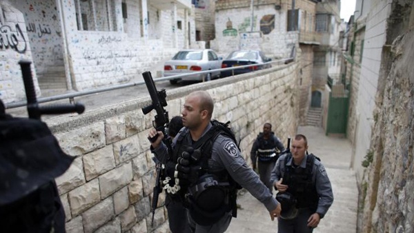 اعتقال نشطاء وأسرى محررين من القدس